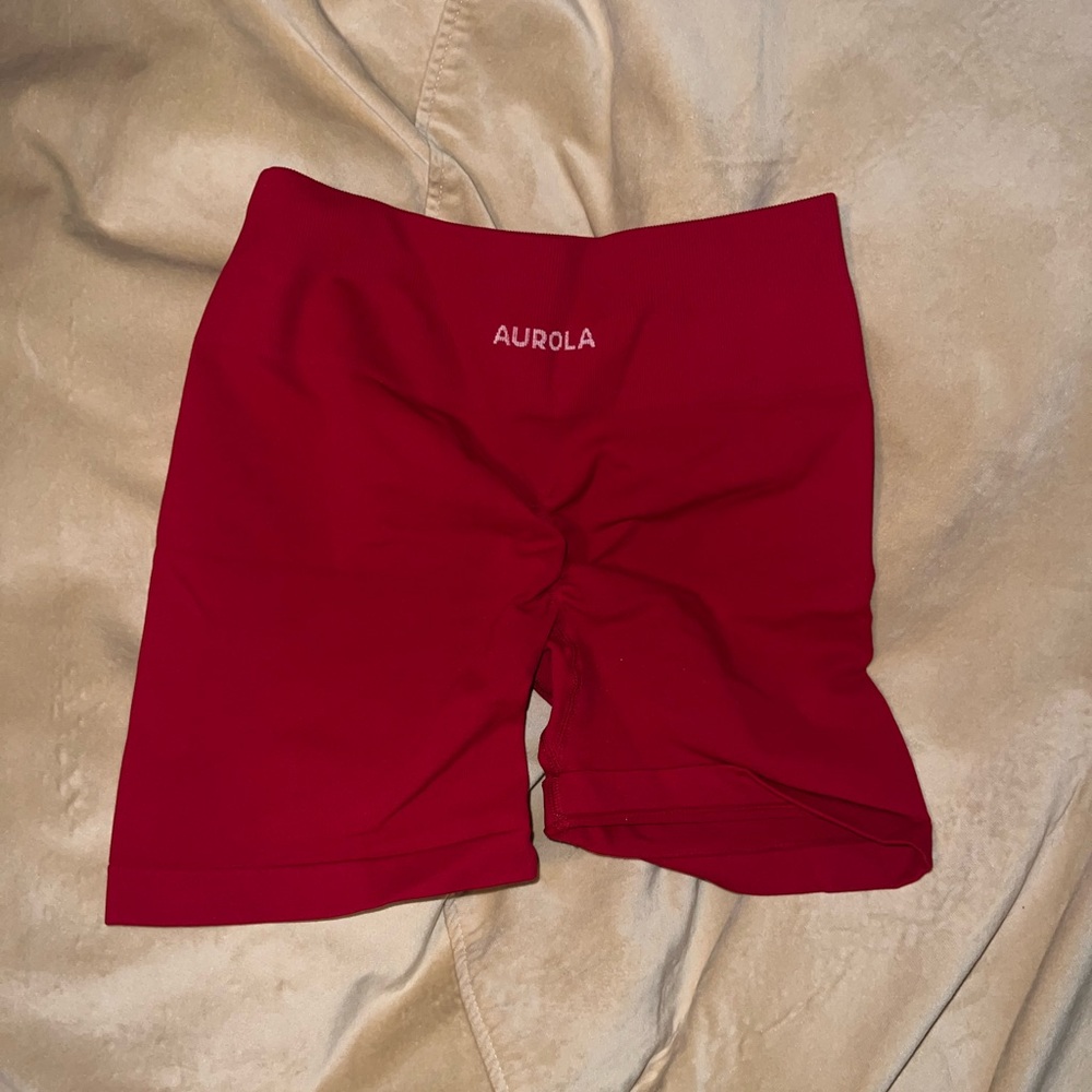 AUROLA seamless scrunch shorts